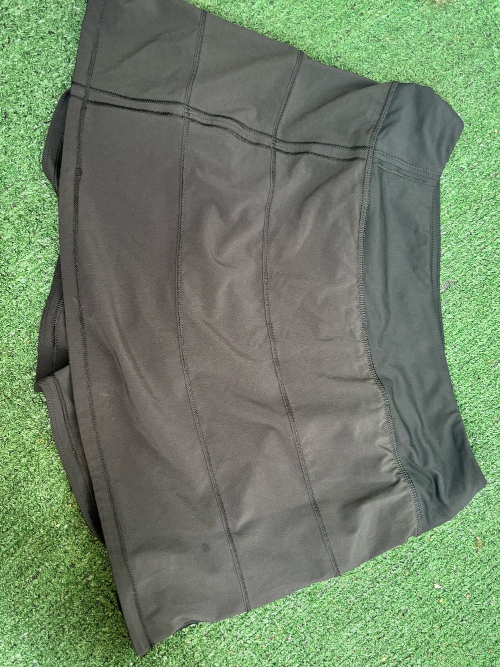 Lululemon black skirt